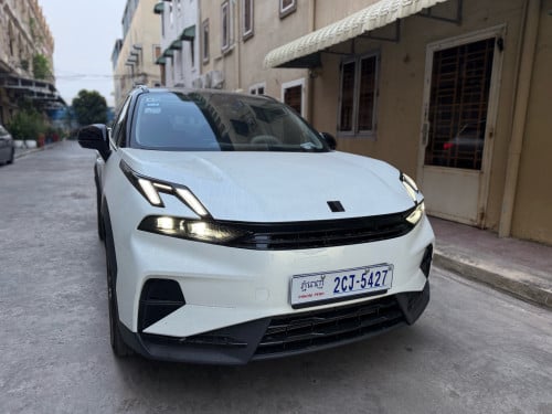 Lynk&Co 06 PHEV សាំង +អាគុយ 1100km