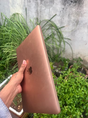 MacBook Air 8GB Core i5