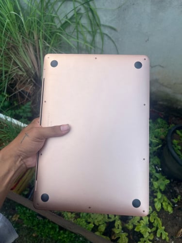 MacBook Air 8GB Core i5