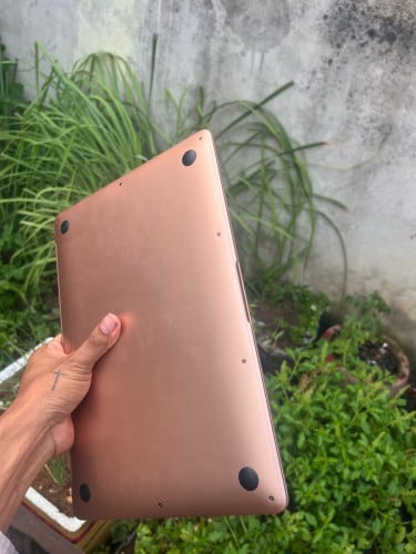 MacBook Air 8GB Core i5