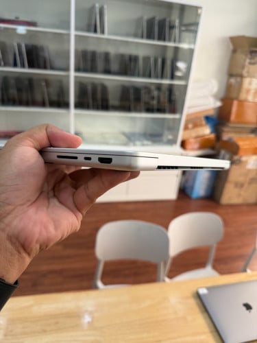 MacBook Pro 2024 14” M4 16G/512G Battery 100%