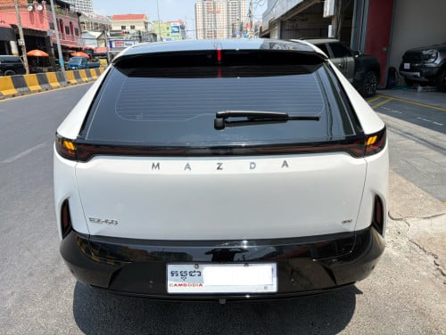 Mazda EZ-60 ថ្នាំ​ស៊ីន​មួយ​ជុំ​ មហាថ្មី​ ប្រេីបានតិចគីឡូ