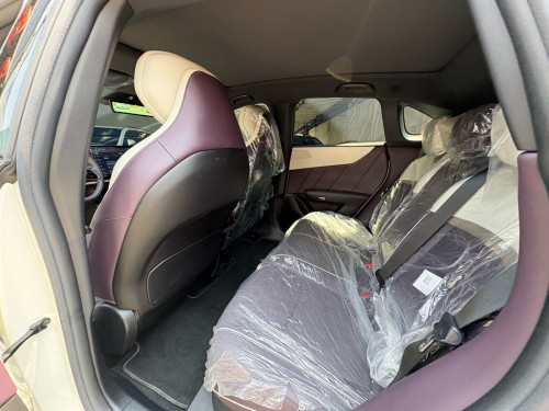 Mazda EZ-60 ថ្នាំ​ស៊ីន​មួយ​ជុំ​ មហាថ្មី​ ប្រេីបានតិចគីឡូ