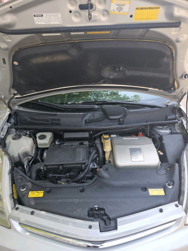 Prius 09 full option 11300$ចរចារ