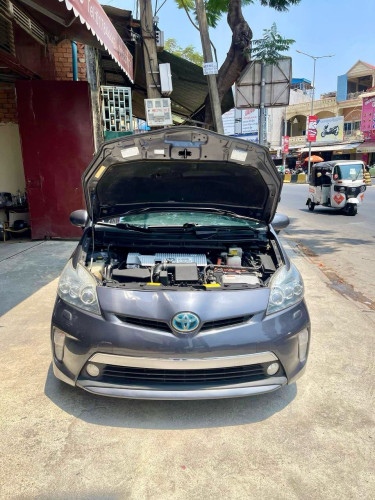 Prius 2012 Full Advanced Plug in option5