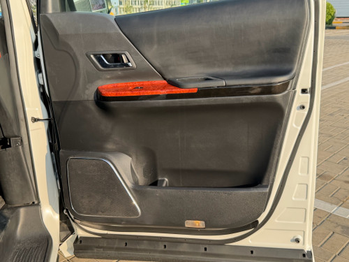 Toyota Alphard 2012 ( កែកញ្ច្រែងឆ្វេងហ្សុីន)