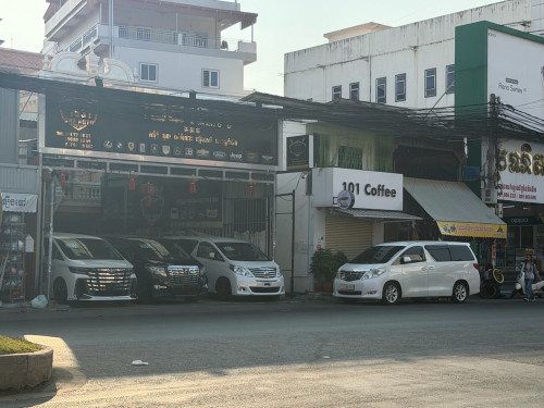 Toyota Alphard 2012 ( កែកញ្ច្រែងឆ្វេងហ្សុីន )