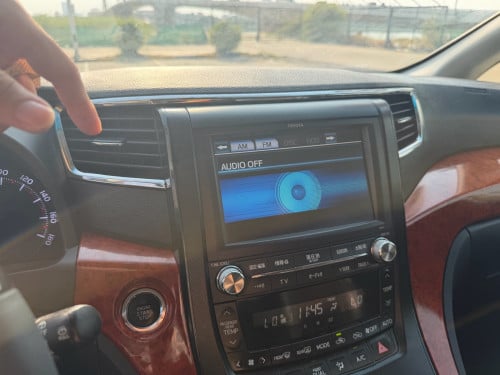 Toyota Alphard 2013 Auto3 កែឆ្វេងហ្សុីន( ក្រដាសពន្ធថ្មី )