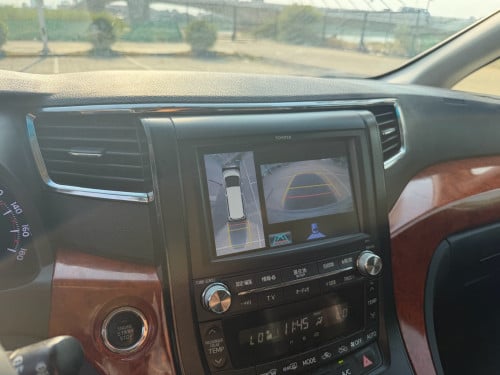 Toyota Alphard 2013 Auto3 កែឆ្វេងហ្សុីន( ក្រដាសពន្ធថ្មី )