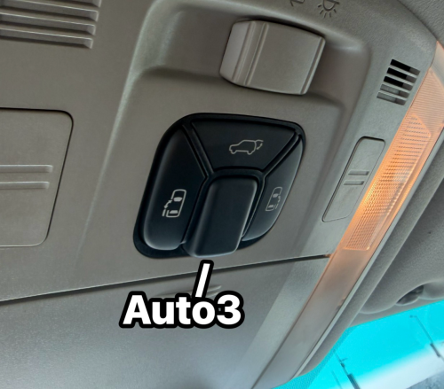 Toyota Alphard 2013 Auto3 កែឆ្វេងហ្សុីន( ក្រដាសពន្ធថ្មី )