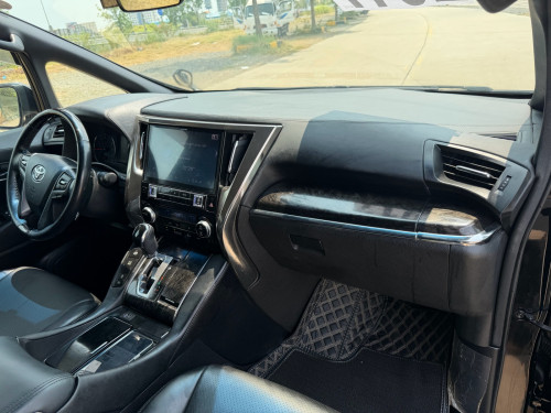 Toyota Alphard 2017 Auto3 up 2021( ក្រដាសពន្ធថ្មី)