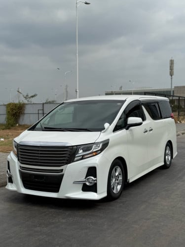 TOYOTA ALPHARD 36500$ ចរចារបាន