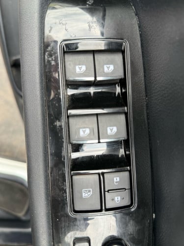 TOYOTA ALPHARD 36500$ ចរចារបាន