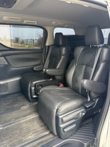 TOYOTA ALPHARD 36500$ ចរចារបាន