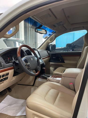 TOYOTA LAND CRUISER GXR 2013