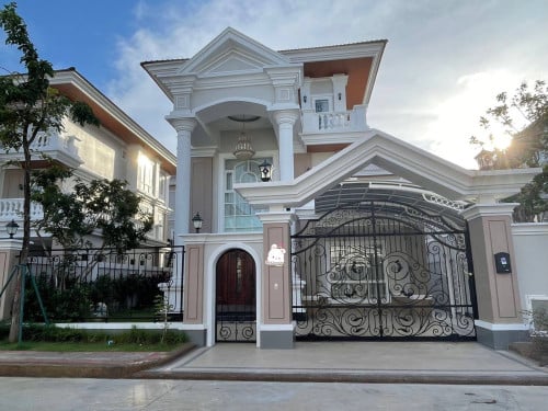 Villa for RENT! • Location: Borey PH Boueng Snor.