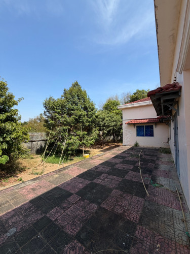 ផ្ទះវីឡាលំហែជាប់ជើងភ្នំផ្លូវមកទឹកឈូរ កំពត