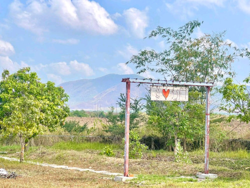 ដីលំហែក្បែរភ្នំឱរ៉ាល់