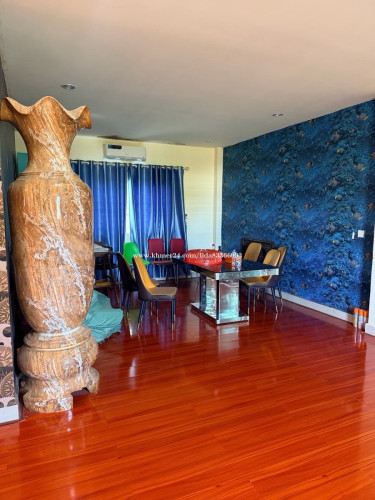 ផ្ទះលក់បន្ទាន់លក់ក្រោមទីផ្សារ