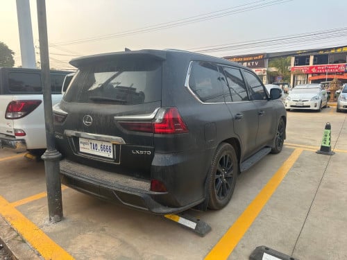 ឡានស្អាត សុីន គីឡូសុីន