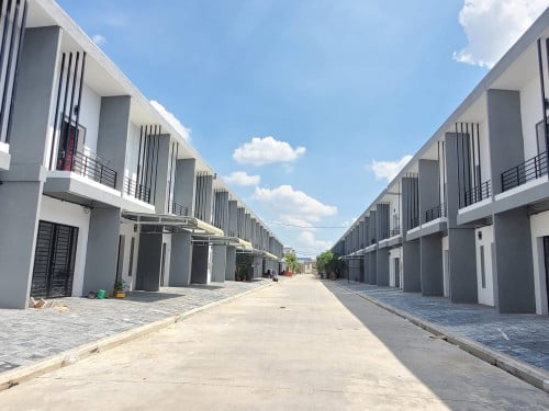 ជិតផ្លូវល្បឿនលឿនកំបូល ទីតាំងល្អ