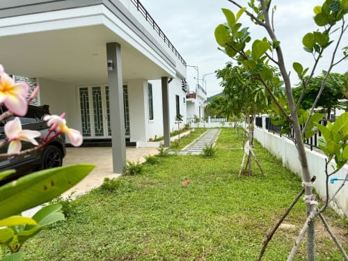 វីឡាលំហែលក់ តំលៃចចារ