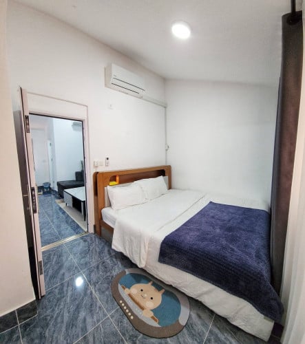 ផ្ទះលក់ អូសតែវ៉ាលីចូលនៅ គ្រឿងតុបតែង សំភារៈ មាន១កំប្លេ