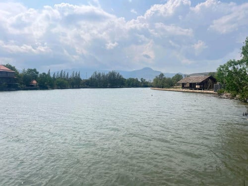 ជាប់ព្រែកធំលក់ថោក