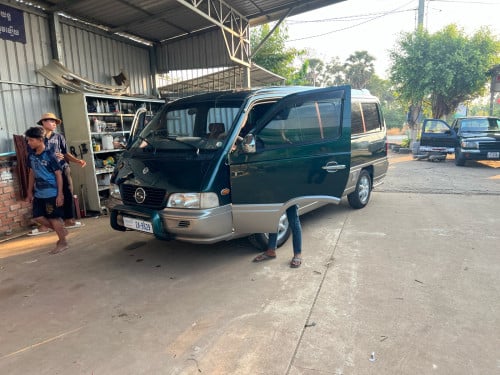 សាមយ៉ុង ឆ្នាំ 2000  15កៅអី