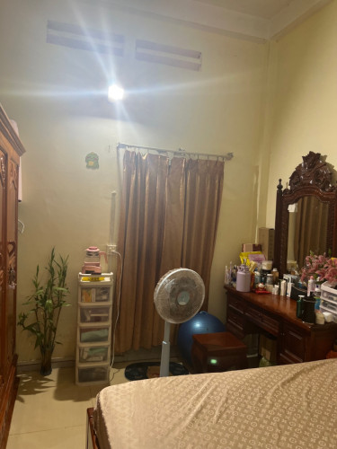 ផ្ទះវីឡាលក់បន្ទាន់ 5បន្ទប់គេង 3បន្ទប់ទឹក (តម្លៃចរចាបាន)