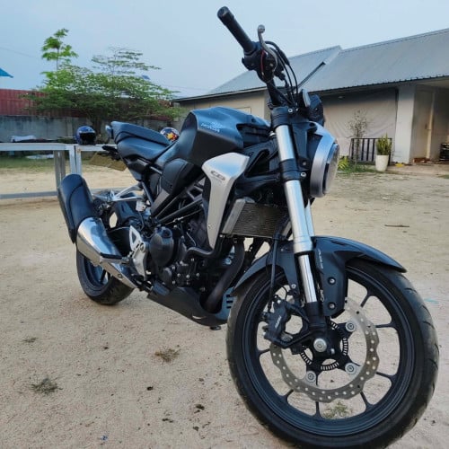 លក់ប្រញ៉ាប់លុយ​ CB300r 018 ម៉ូតូផ្ទាល់ខ្លួន