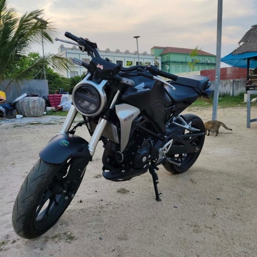 លក់ប្រញ៉ាប់លុយ​ CB300r 018 ម៉ូតូផ្ទាល់ខ្លួន