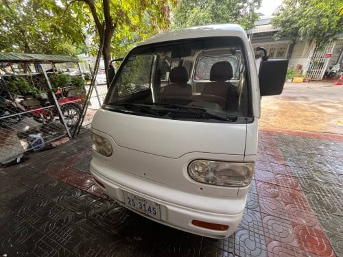 រថយន្ត Daewoo LPG ដើមឆ្នាំ ២០១២