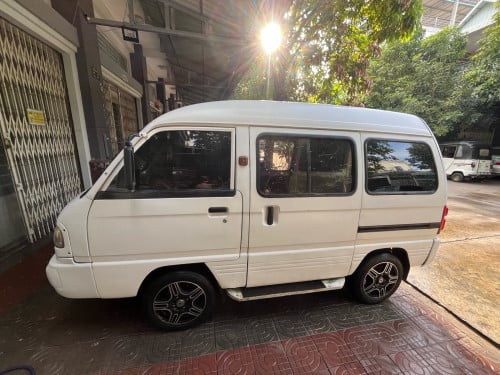 រថយន្ត Daewoo LPG ដើមឆ្នាំ ២០១២