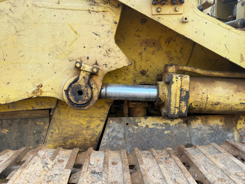 សាស័រ komatsu D75s