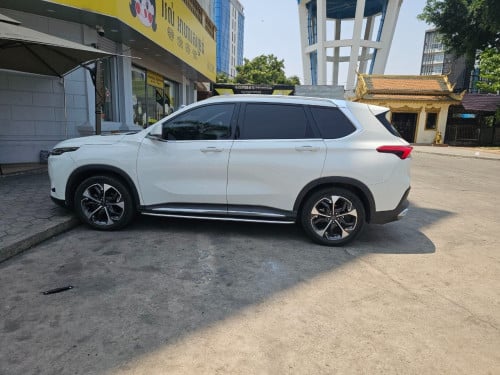 ឡានខ្ញុំលក់បន្ទាន់ Maxus D60 2021 White  7-Seater 24,000$