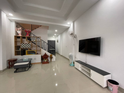 🏘 ផ្ទះល្វែង ក្នុងបុរី អិល វីលេក រីស៊ឺដេនព្រែកហូ ត្រូវការលក់បន្ទាន់ខ្លាំង