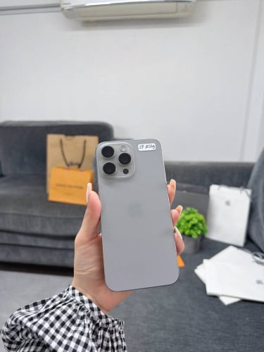 15 pro mx 256g sim មាន 300$ យកបាន