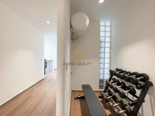 3 Bedroom Penthouse for rent in Beoung Kak 1-Tuolkork.