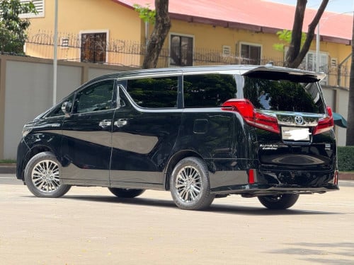 Alphard 2018 urgent sale