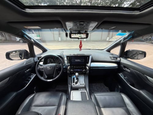 Alphard 2018 urgent sale