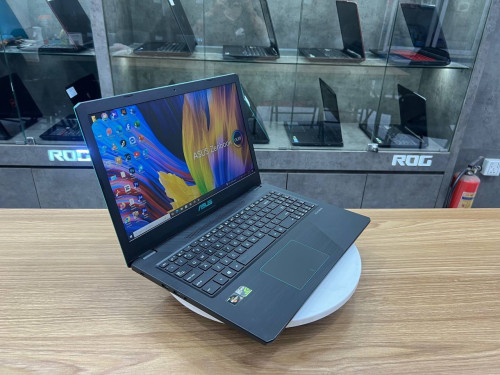 Asus X570ZD (Gaming&Design)