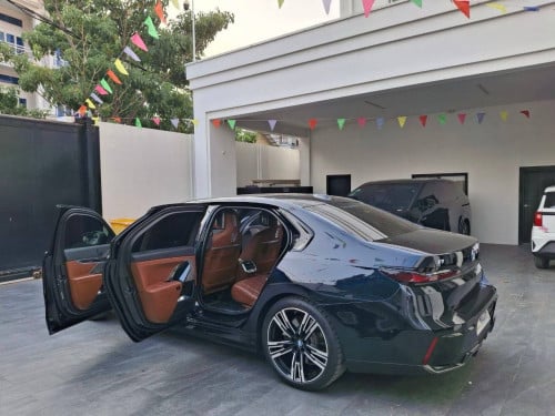 BMW i7 2023
