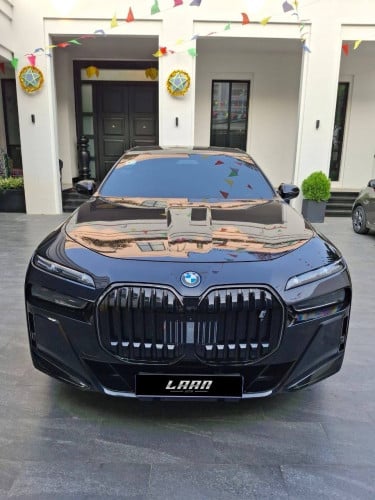BMW i7 2023
