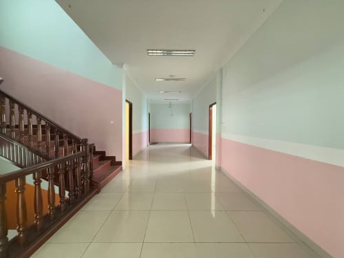 Building for Rent in Boeng Trabek – Ideal for School or Hospital