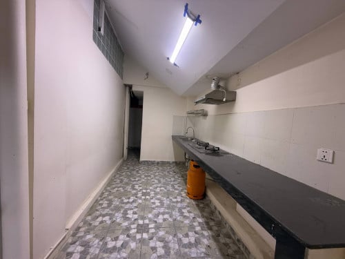 Building for Rent in Boeng Trabek – Ideal for School or Hospital