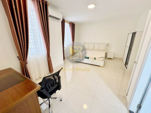 Corner Twin A Villa for Rent in Borey Penghouth Boeung Snor