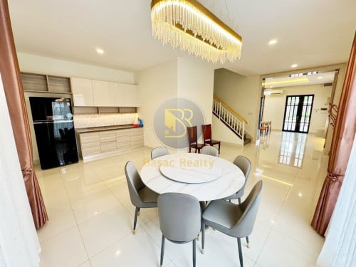 Corner Twin A Villa for Rent in Borey Penghouth Boeung Snor