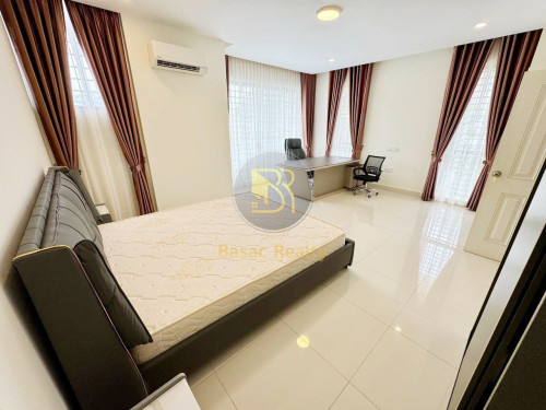 Corner Twin A Villa for Rent in Borey Penghouth Boeung Snor