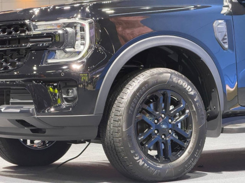 Ford Everest Active ស៊េរីឆ្នាំ​ 2026